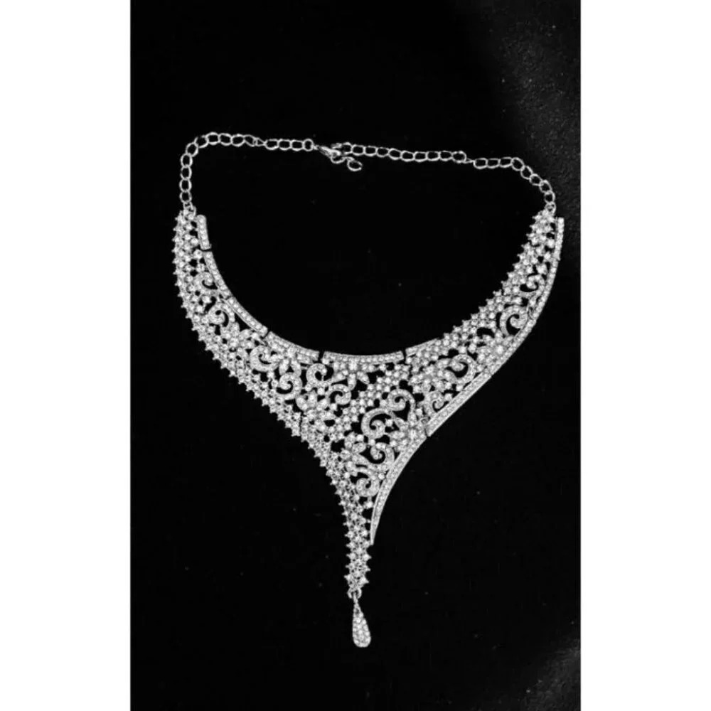 Necklace Choker 102$